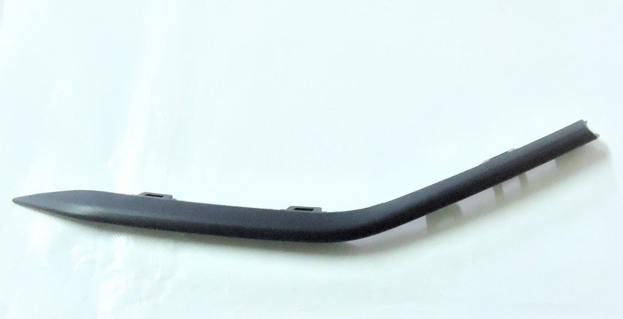 Sis Far Çerçevesi Alt Çıta Focus Sağ 2019/-